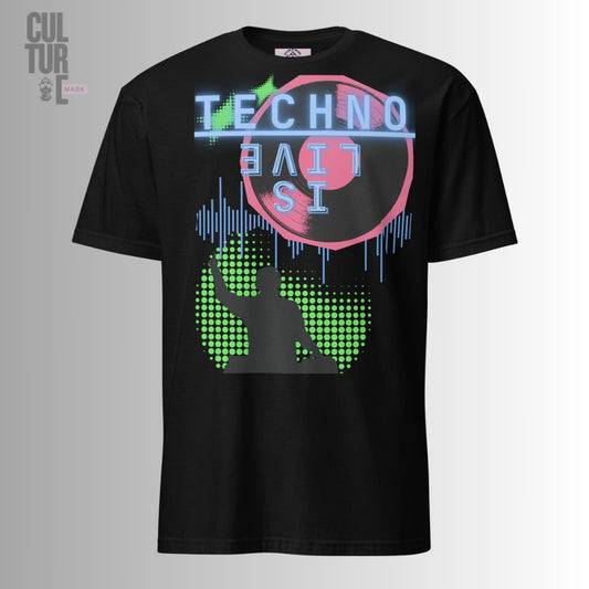 Consigue la camiseta mask future de Culture Mask. Estilo urbano disruptivo con estética cyberpunk y misteriosa. Máxima comodidad, algodón premium y envío gratis.